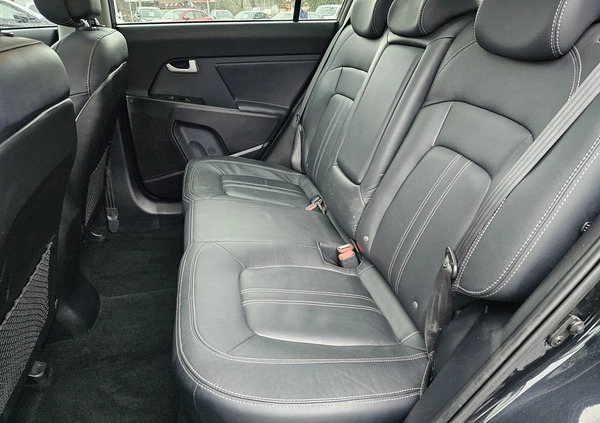 Kia Sportage cena 54990 przebieg: 178000, rok produkcji 2015 z Obrzycko małe 497
